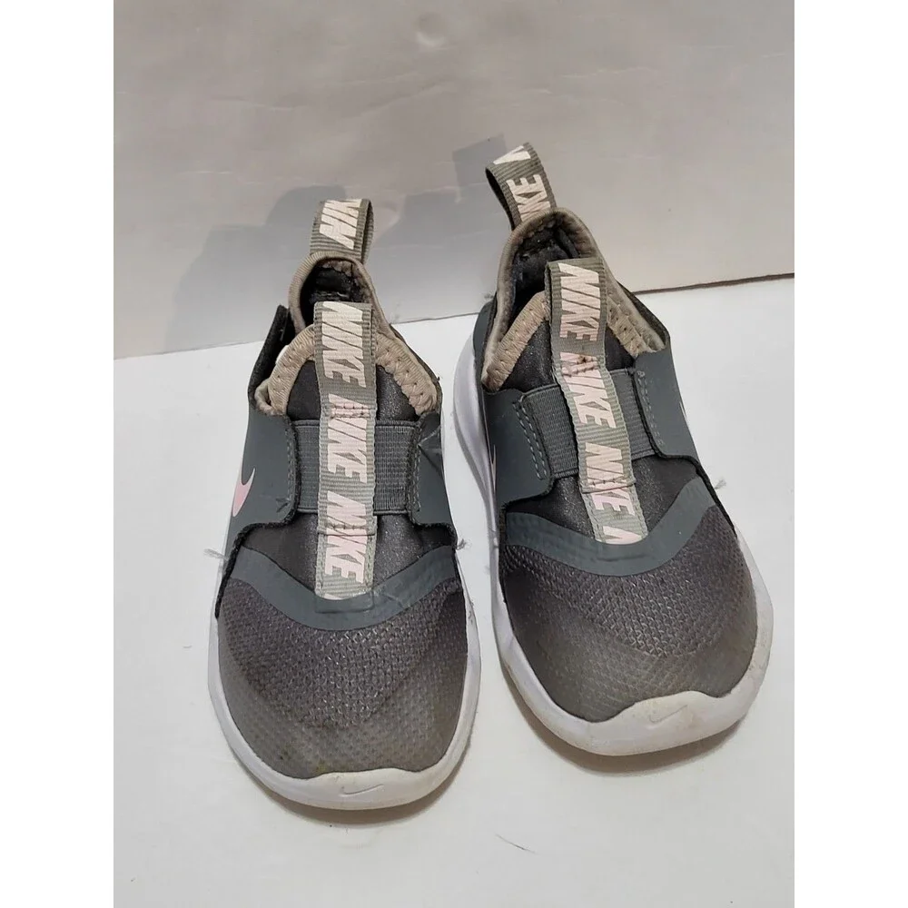 Nike  Toddler  8c Sneakers  Gray